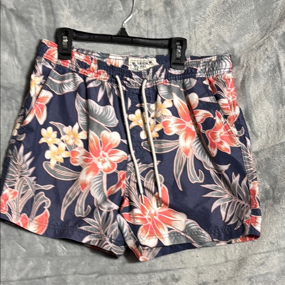 American Eagle Outfitters Men’s Floral Print swim trunks  swim Shorts size small - Picture 1 of 7